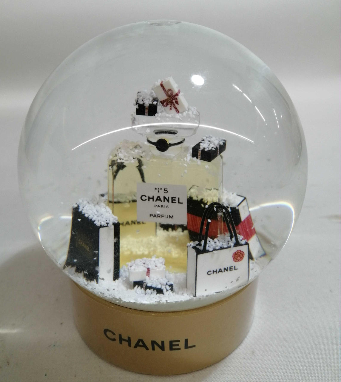 CHANEL スノードーム シャネル】スノードーム - メルカリ