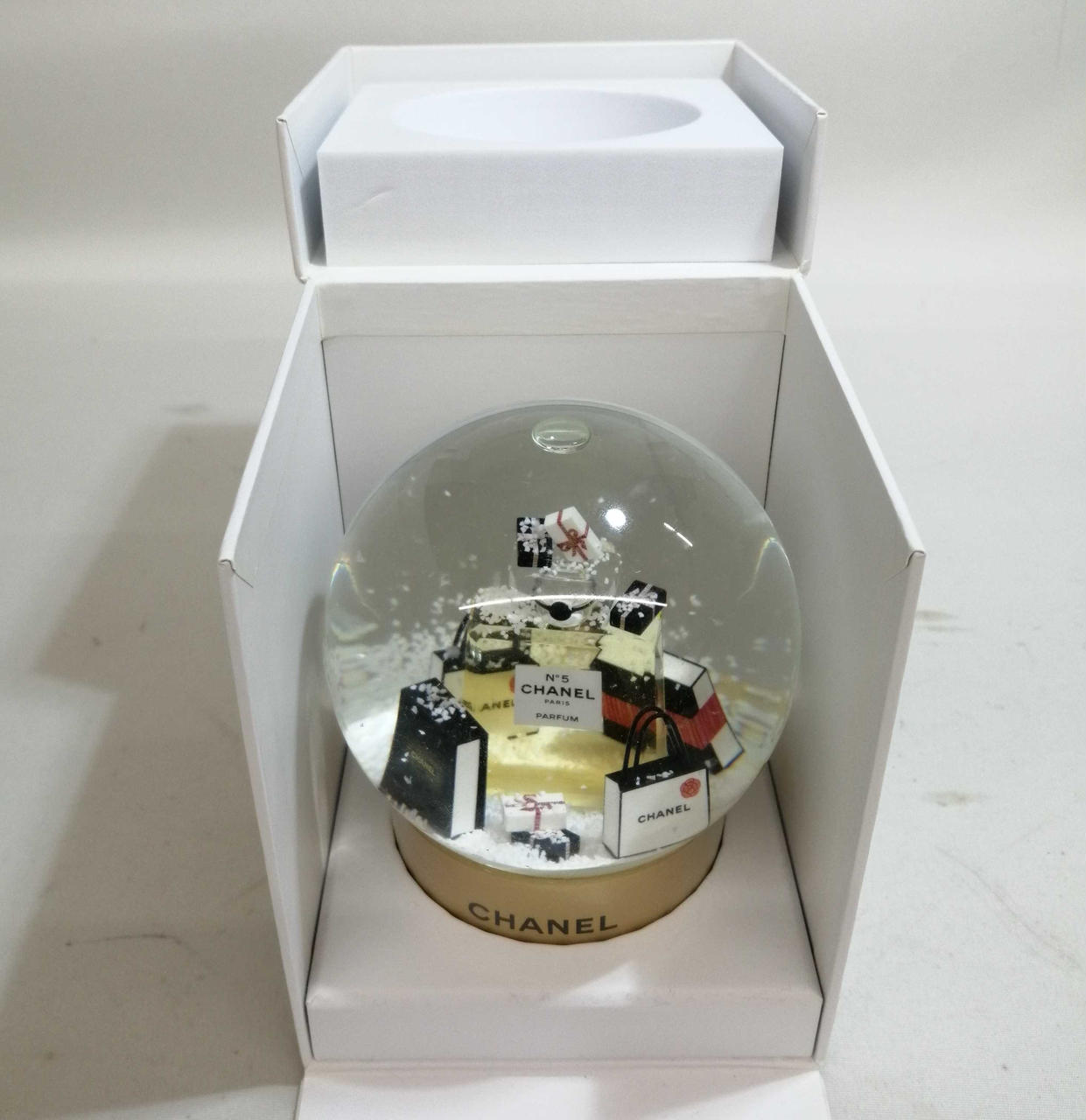 CHANEL 希少 スノードーム 美品 CHANEL シャネル スノードーム 2022年顧客限定 プラスチック