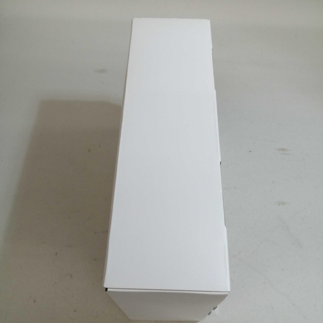 箱にキズや汚れあります