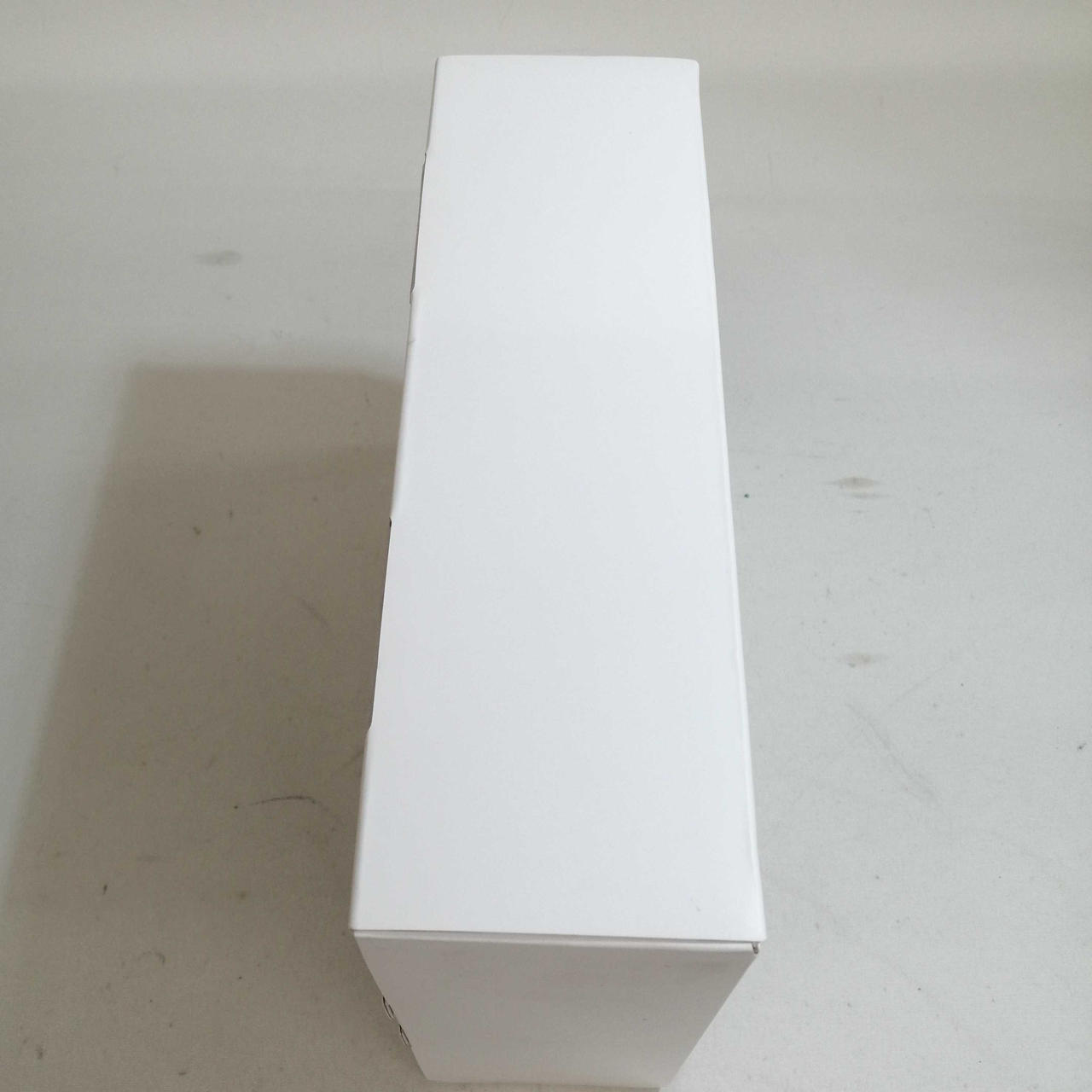 箱にキズや汚れあります