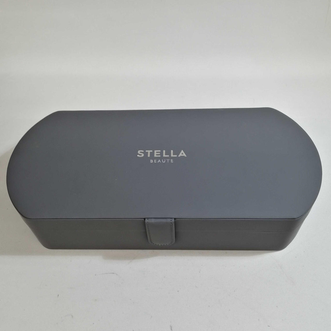 箱にキズや汚れあります