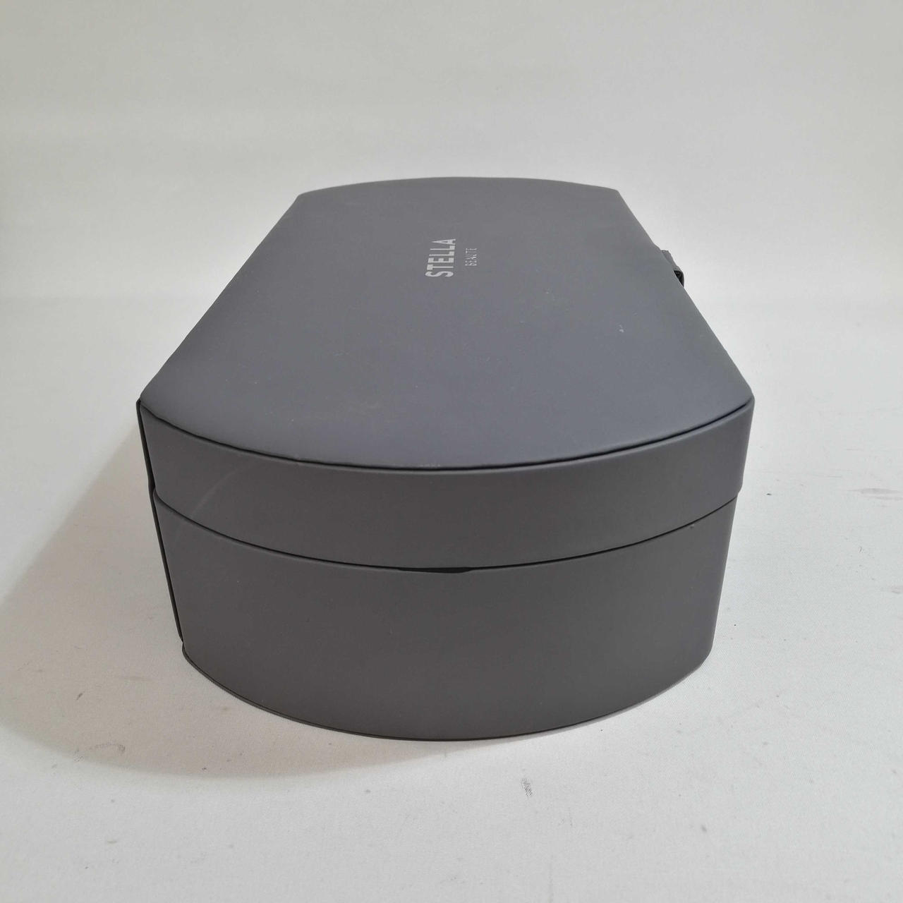 箱にキズや汚れあります