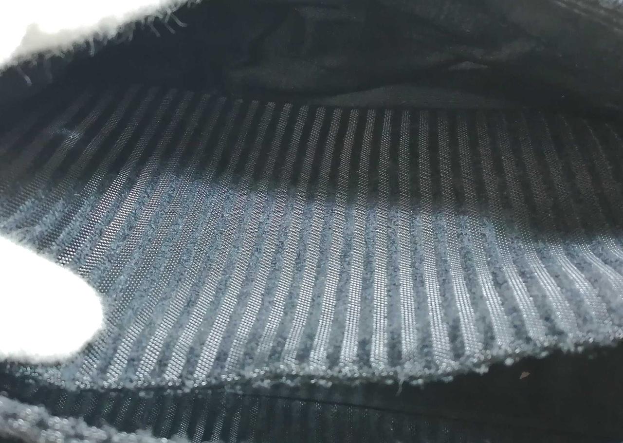 裏面外ポケット　中身