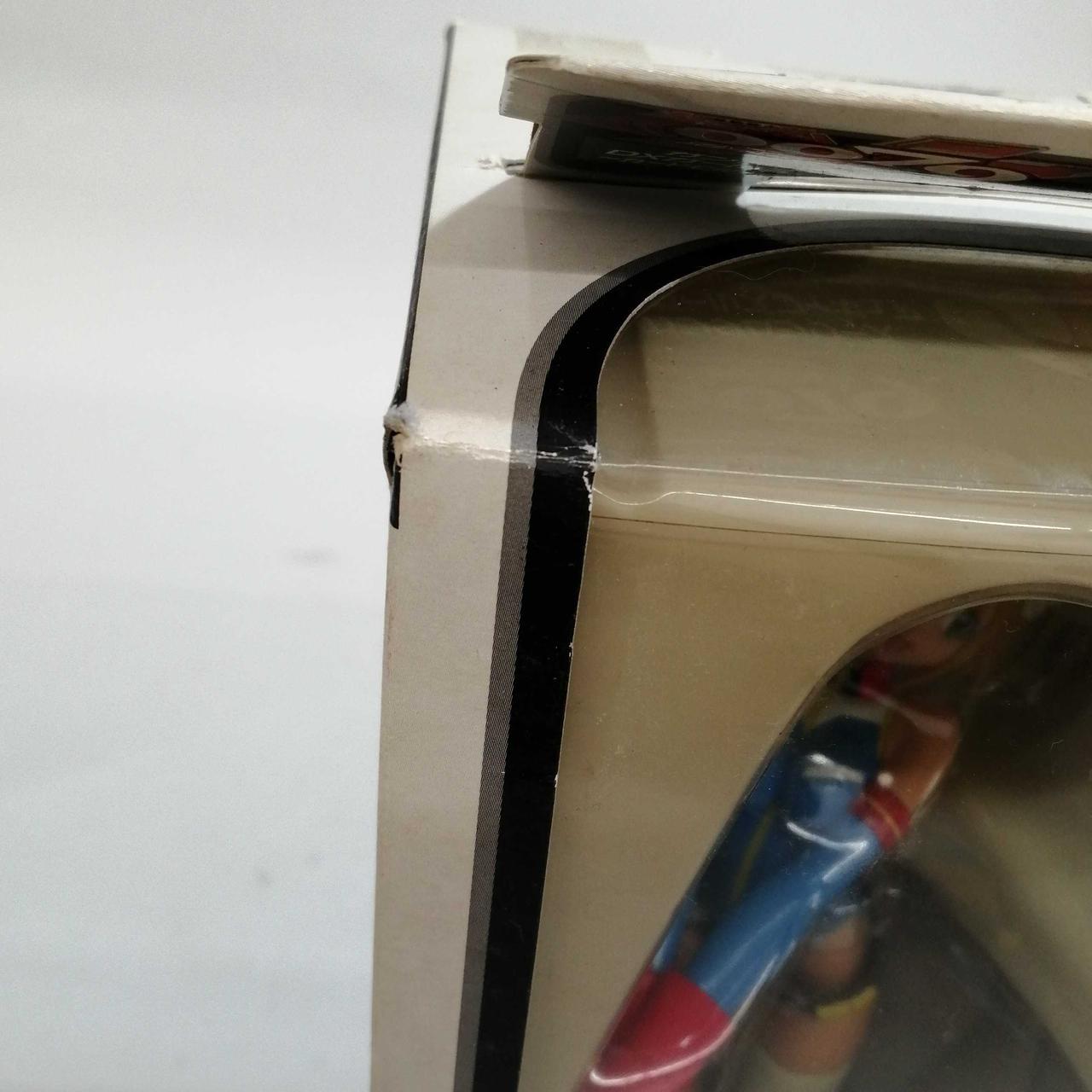 箱にキズ、へこみ、劣化など使用感あります