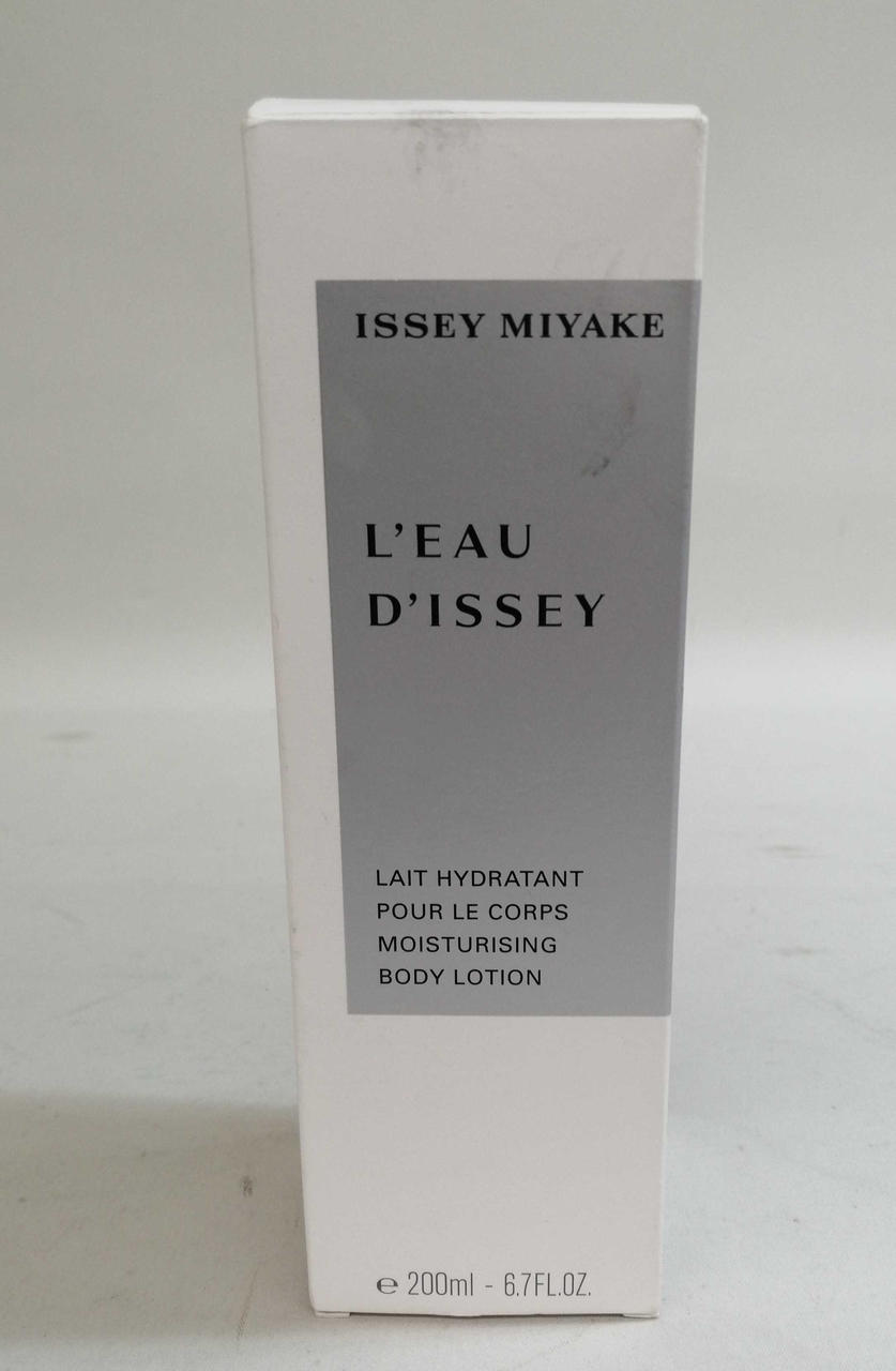 箱に少し汚れあります