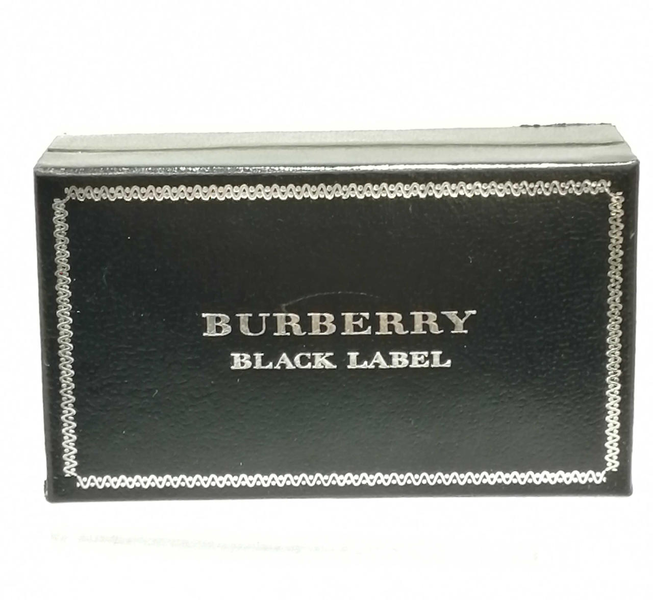 付属品　箱　正面