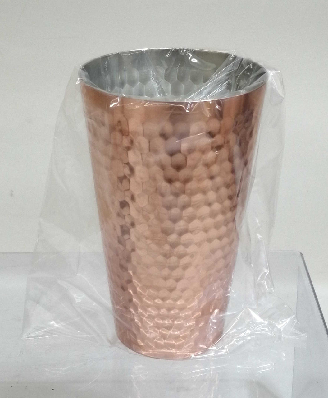 袋に入れて、箱に入っています