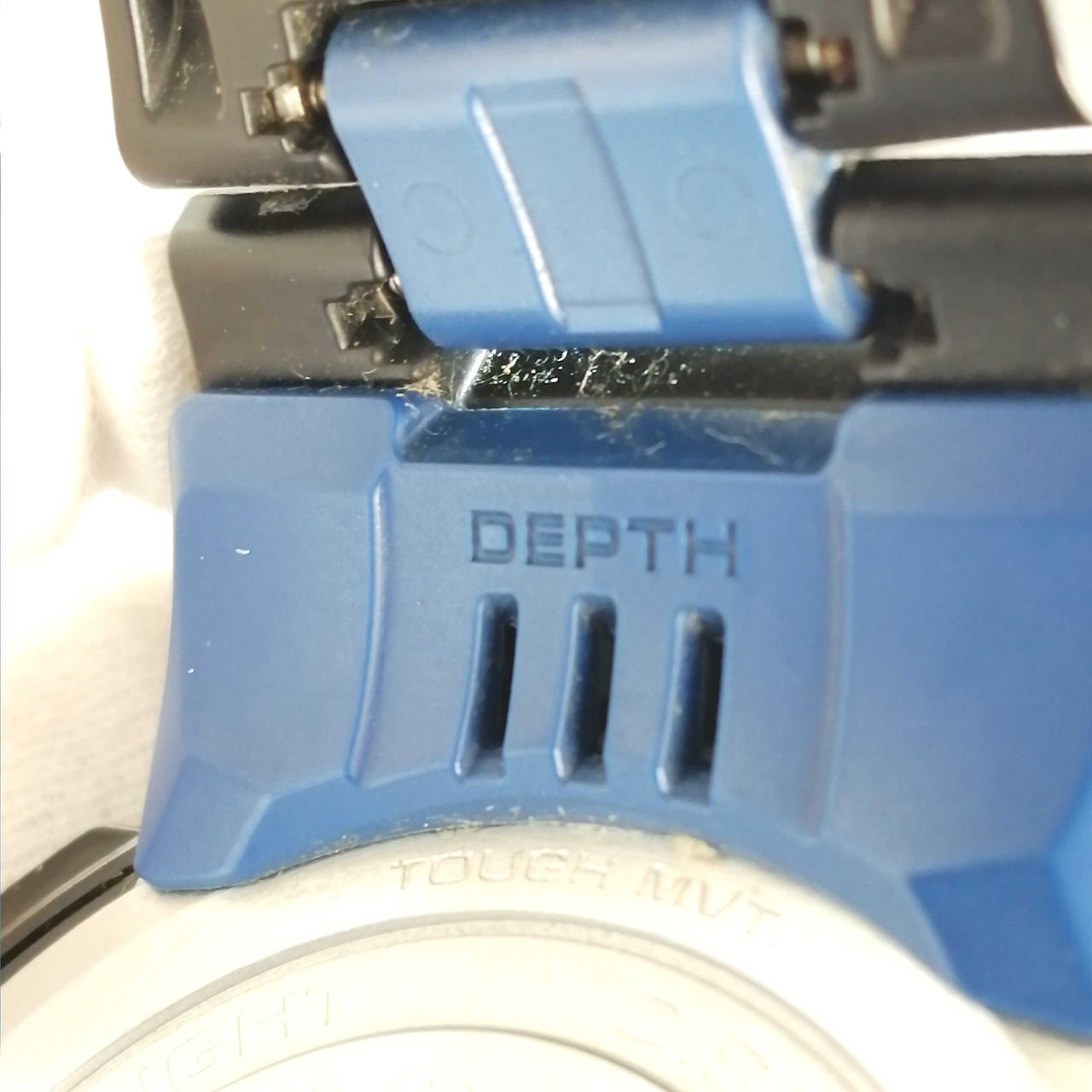 本体　裏面　上の繋ぎ目