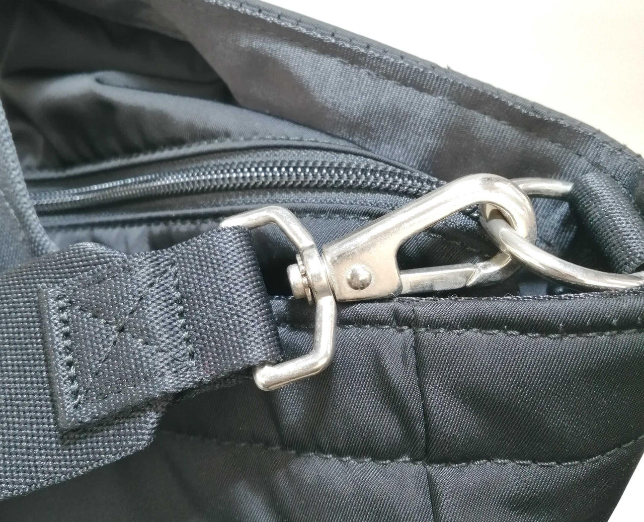 フック部分　右