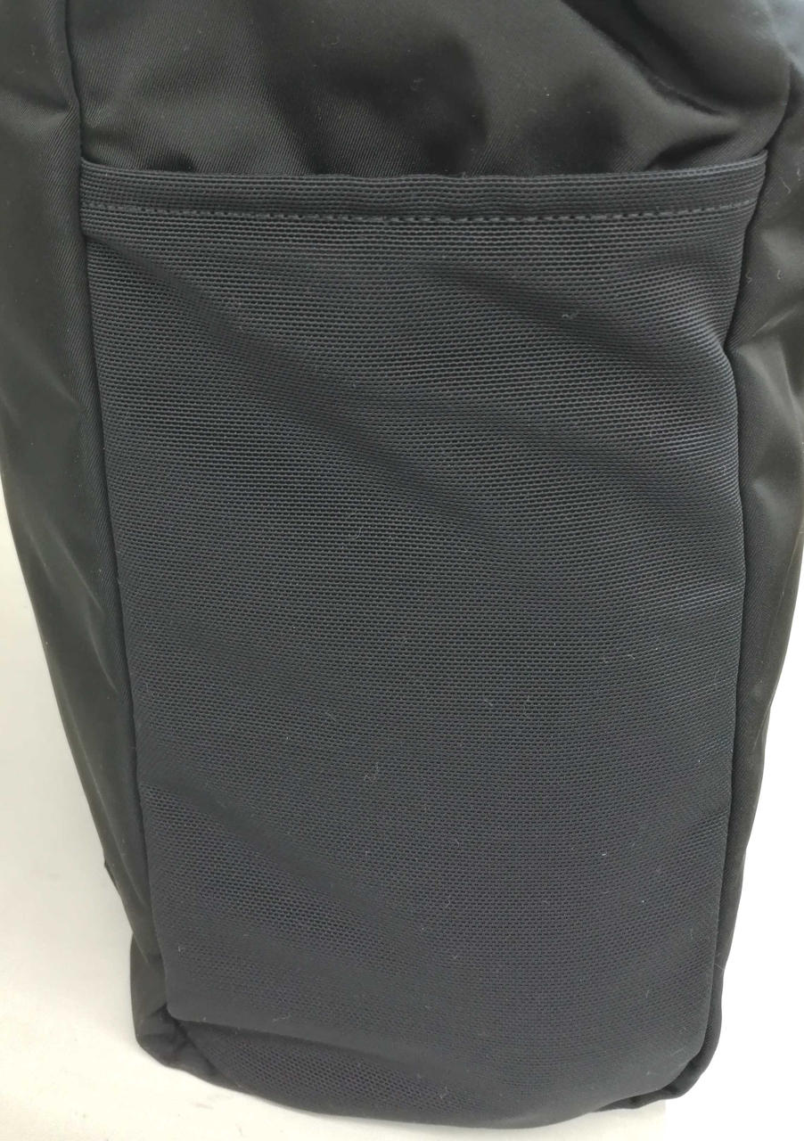 右側面　ポケット