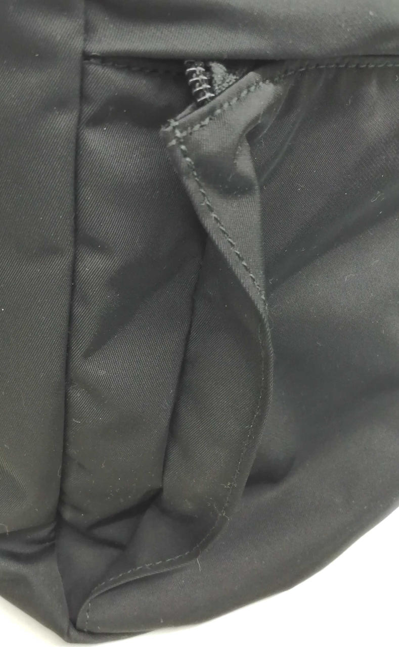 左側面　ポケット　少し厚みに余裕あります