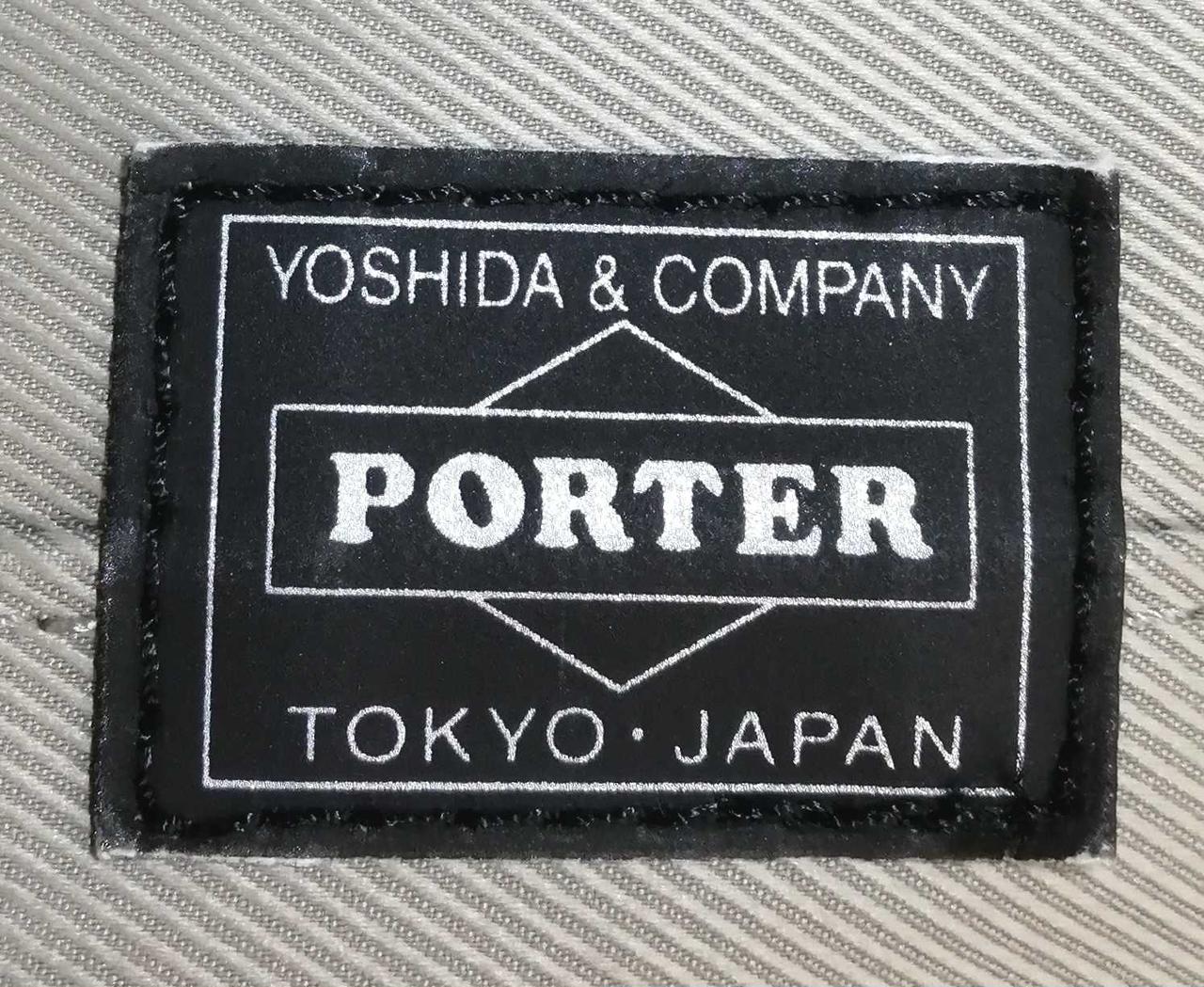 正面　右下　ロゴ