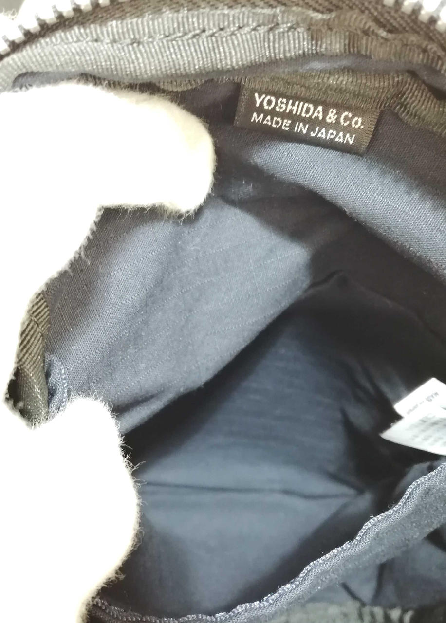 中身　裏面側　内ポケット