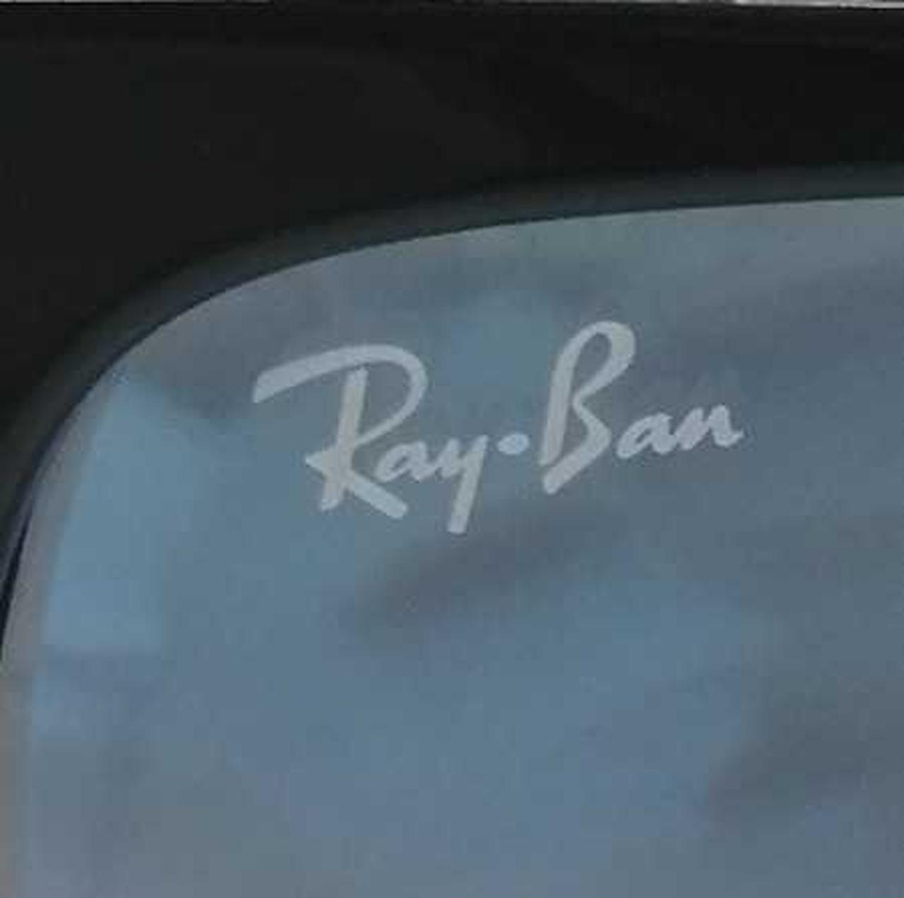 右レンズ　ロゴ