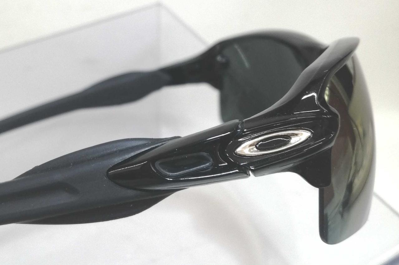 側面　つるのみゴムになってます