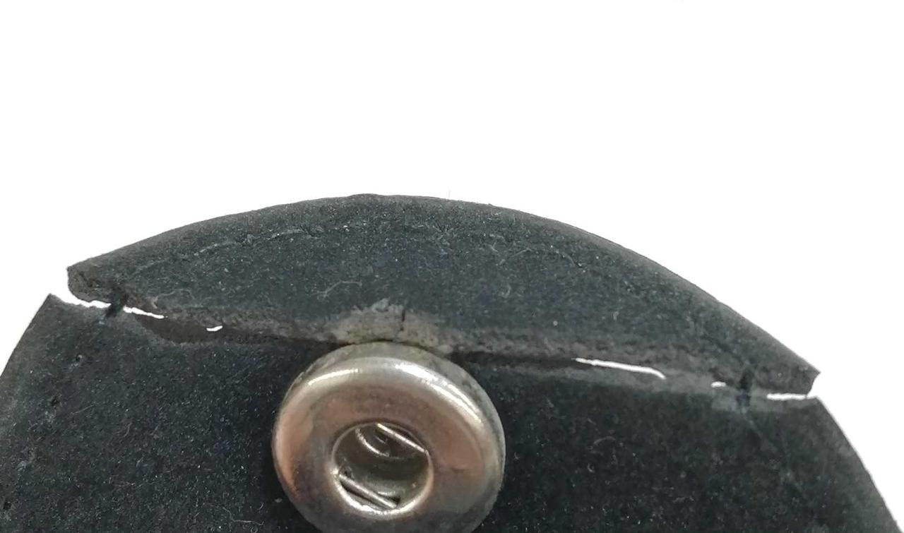 メガネケース　破損部分　裏面