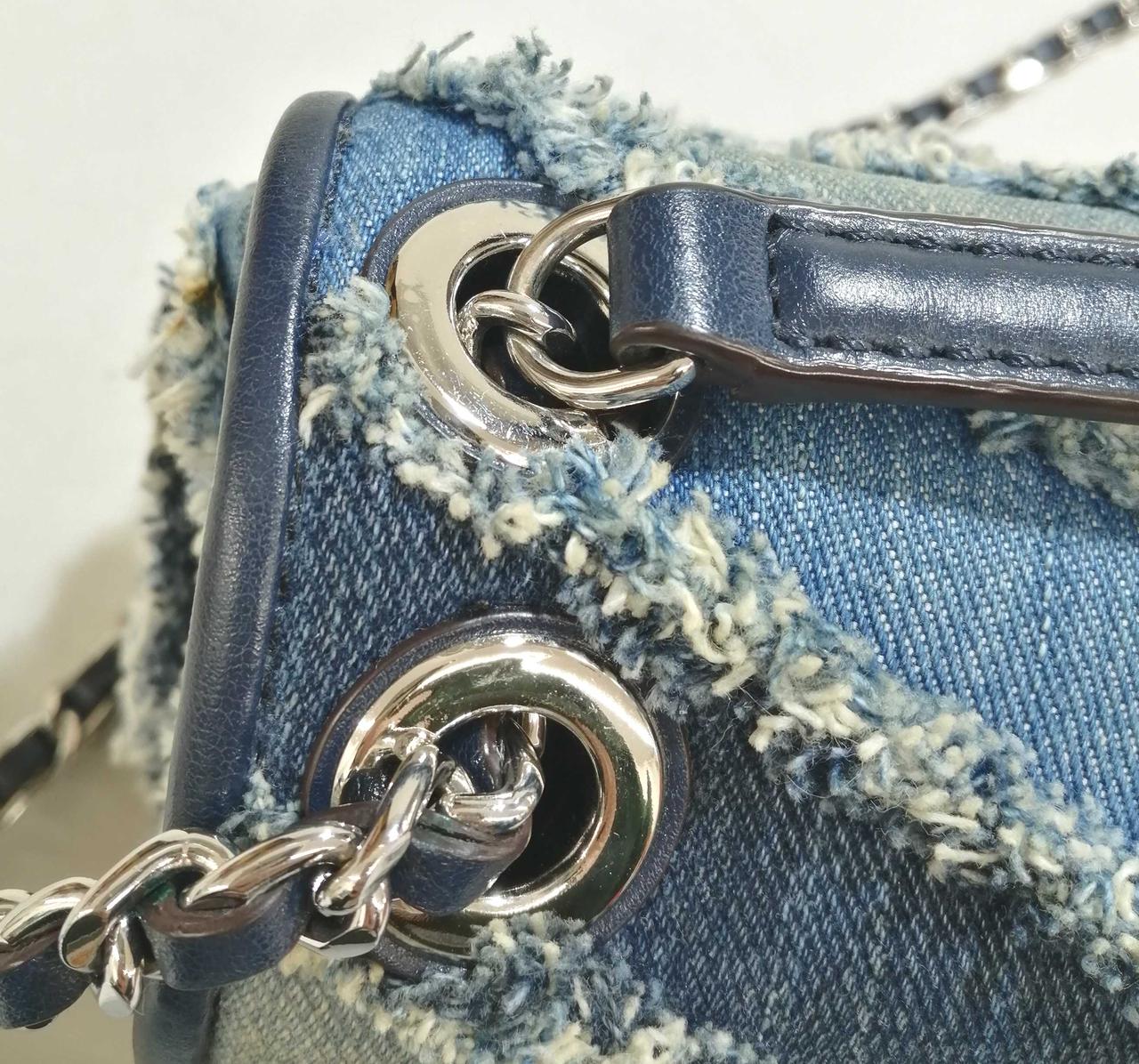 ファスナー部分　左