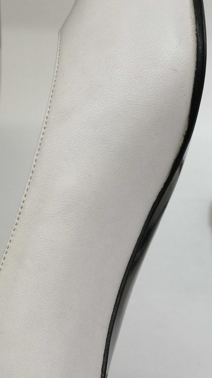 全体的に黒く汚れてます