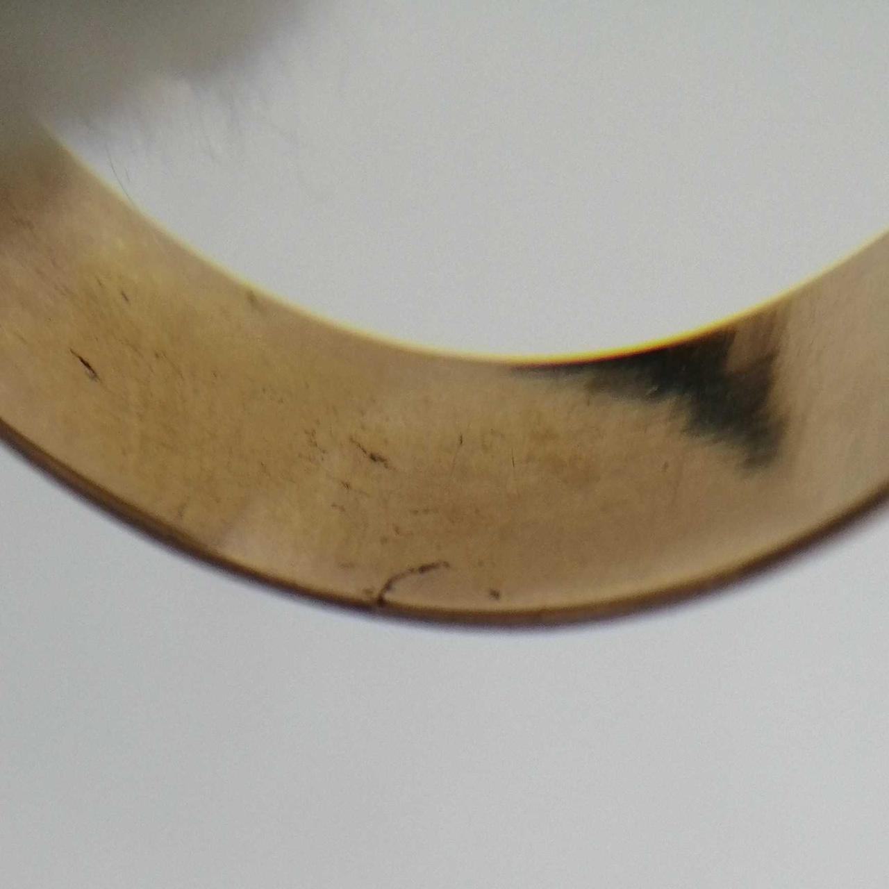 内側キズあります