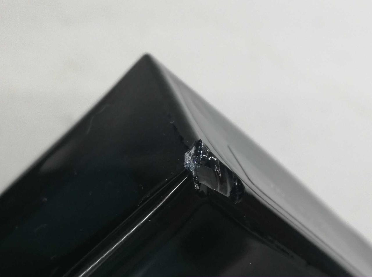 角が欠けてます