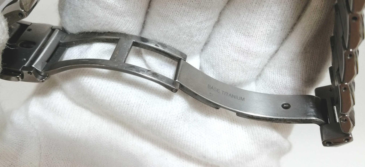 留め具部分　裏面　汚れあります