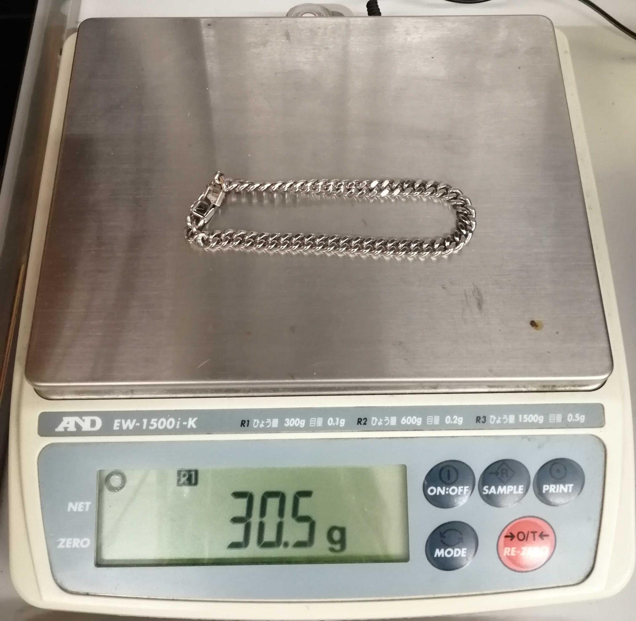 総重量30.5g