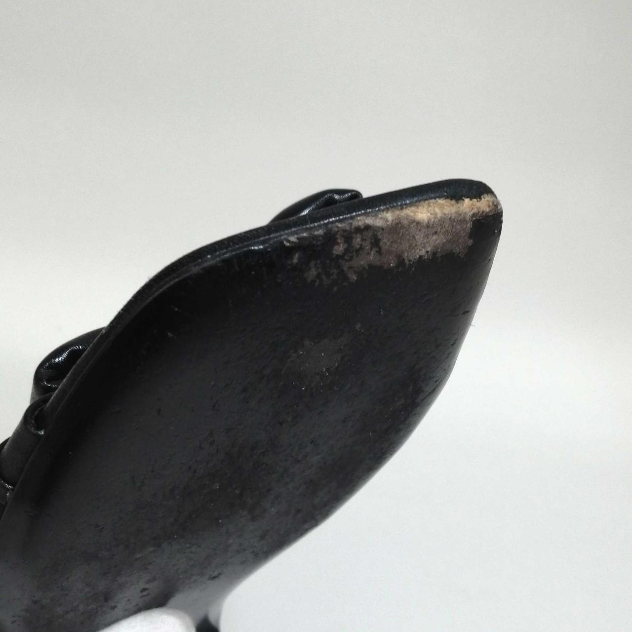 右足　つま先　かなりすり減っています