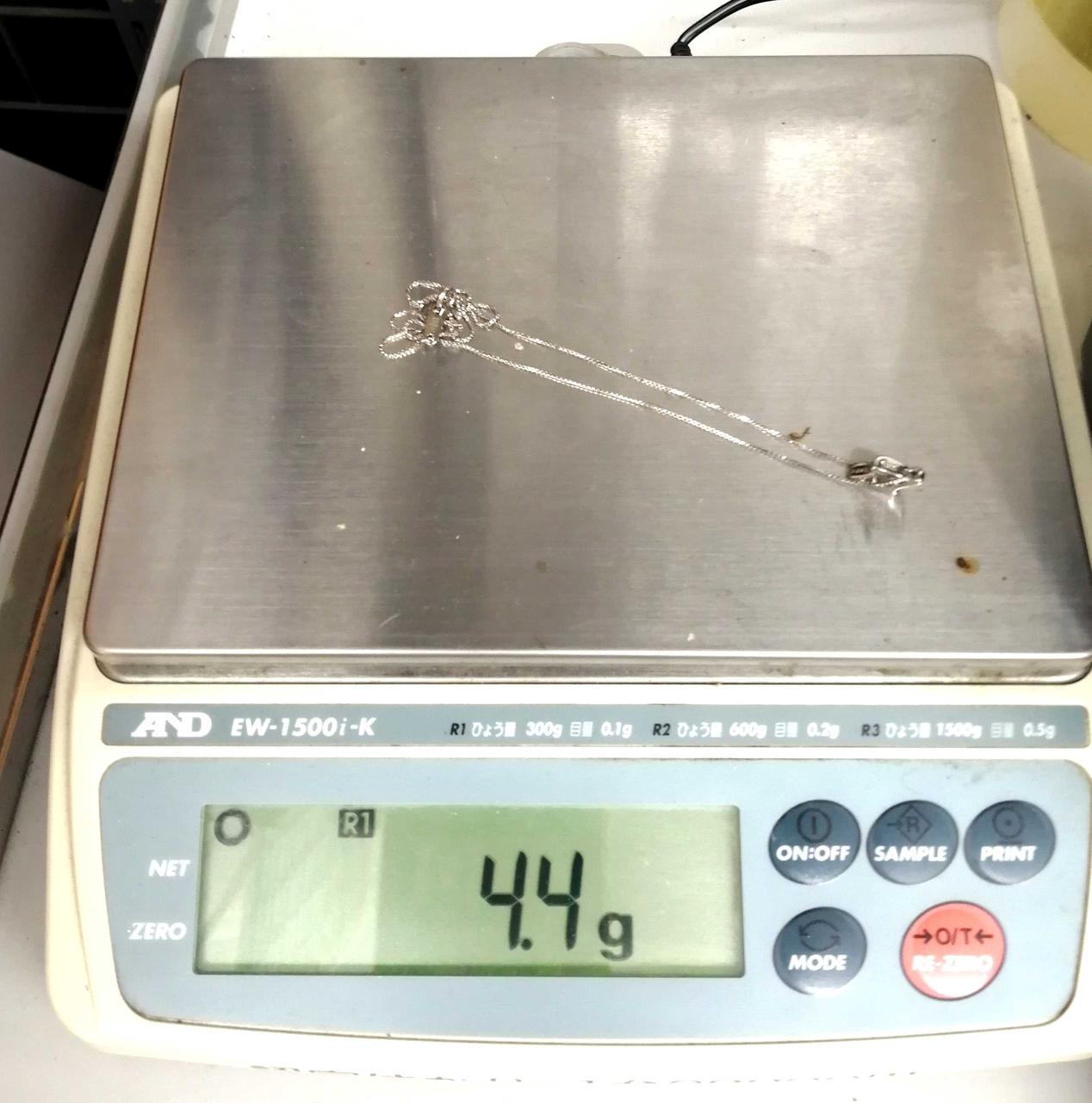 総重量4.4g