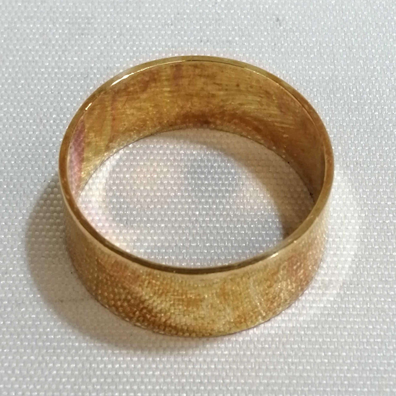 全体的に細かいキズや変色があります