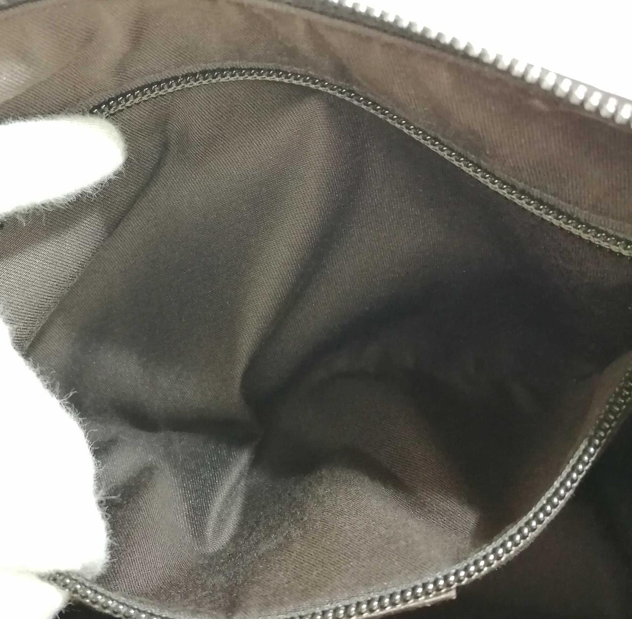チャックポケット　中身