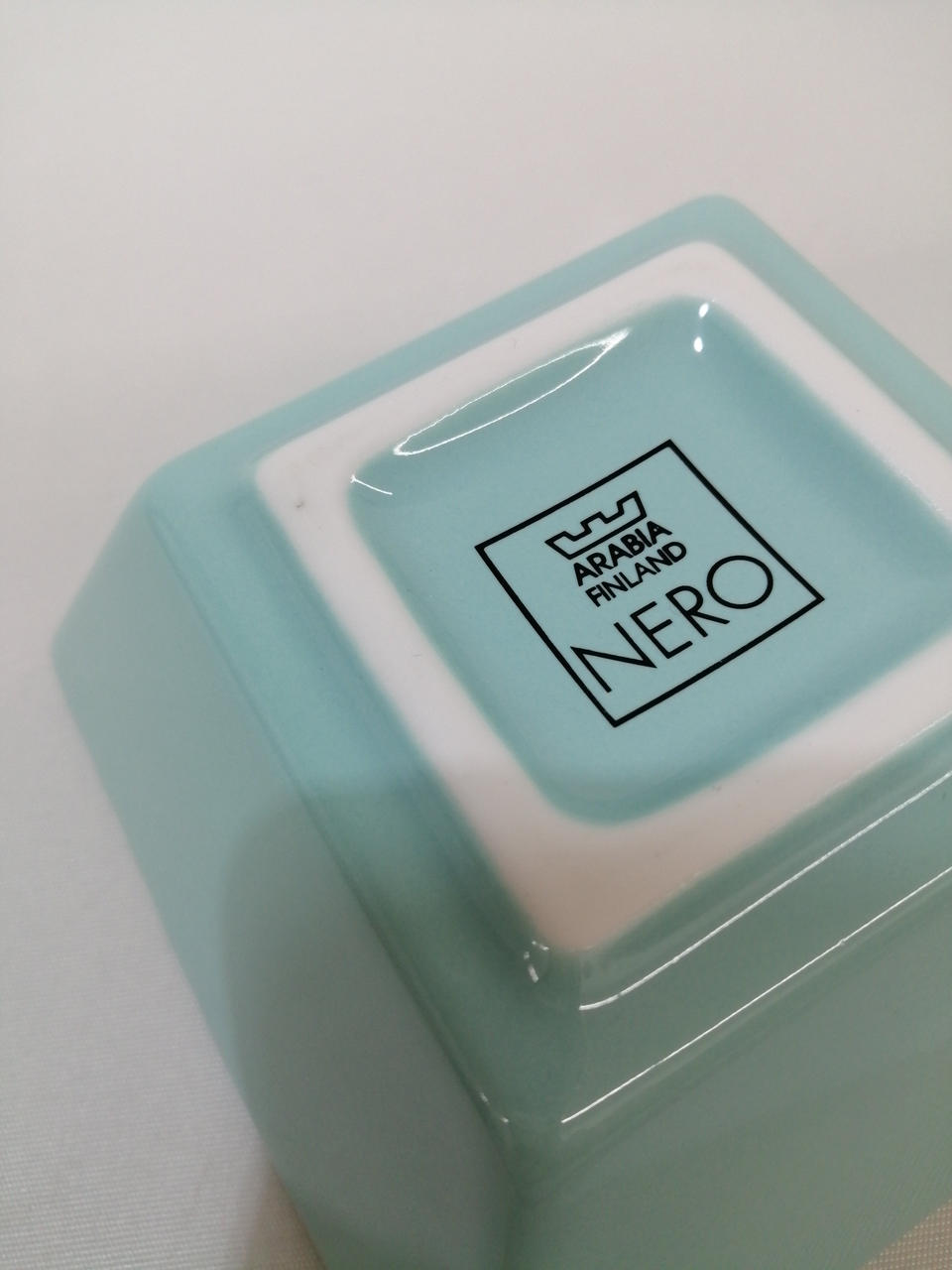 底面一部に汚れあり