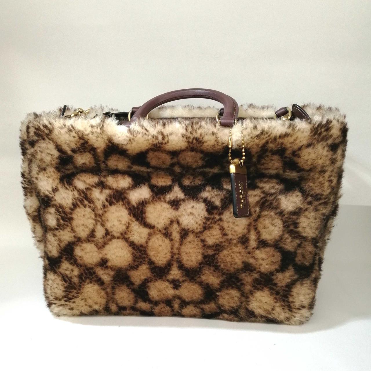 coach ファーバック