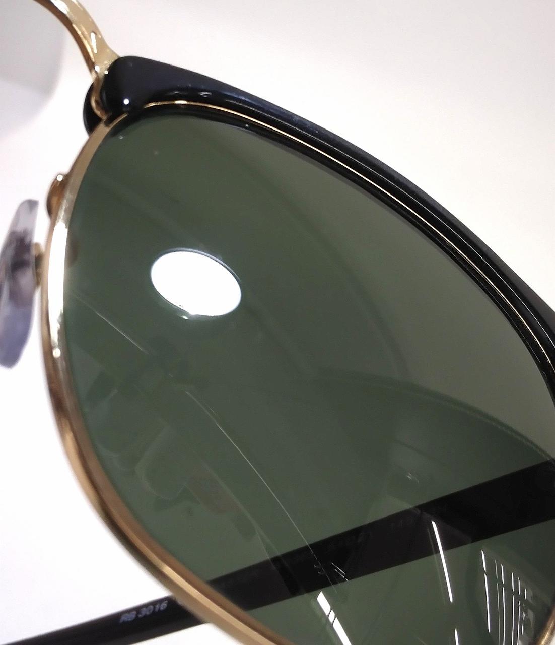 レンズ外側
汚れあります