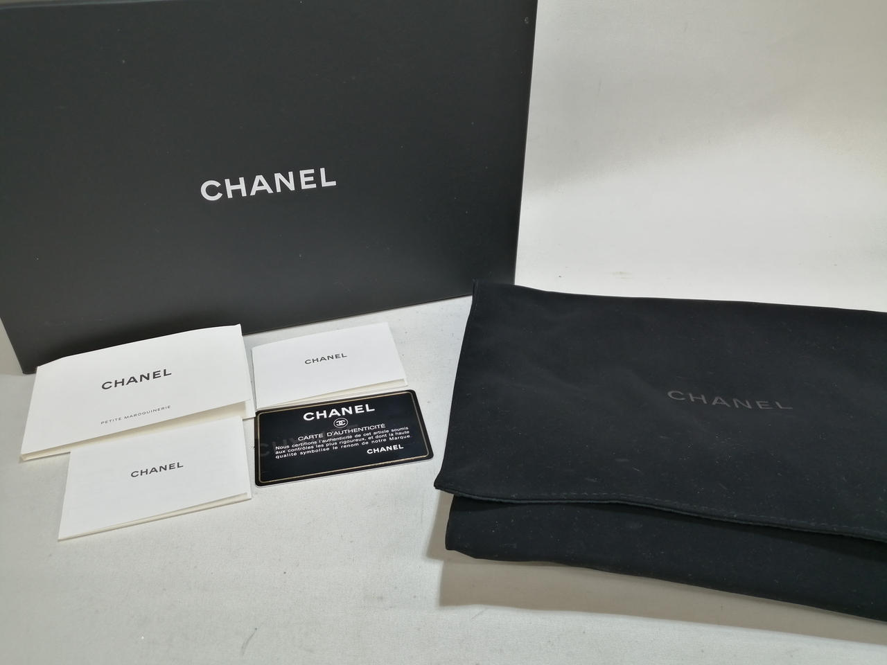 付属品2　箱　ギャランティカード　袋