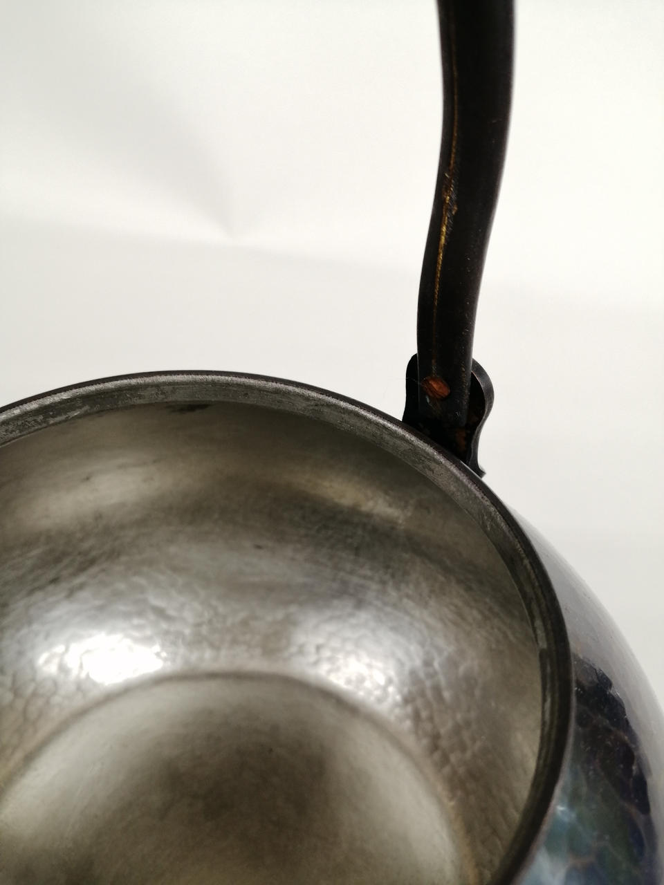 金具繋ぎ目、錆びあり。