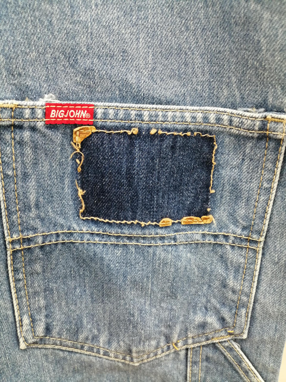 右下ポケット
パッチ取れてます