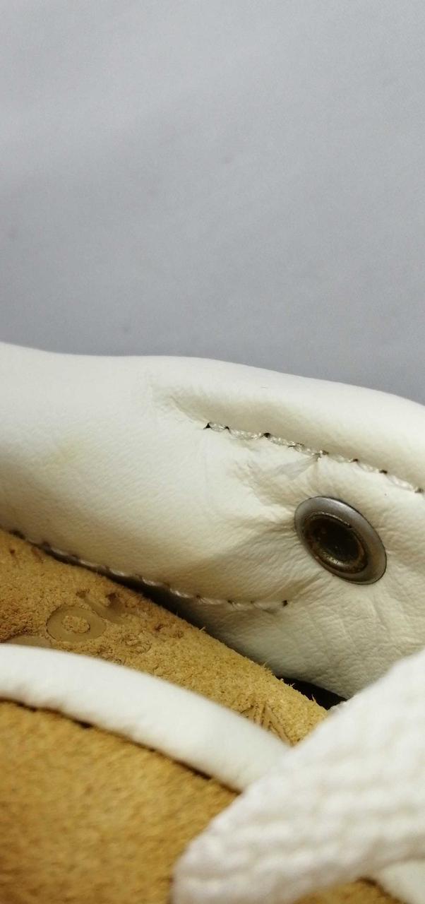 所々色移りしている部分があります