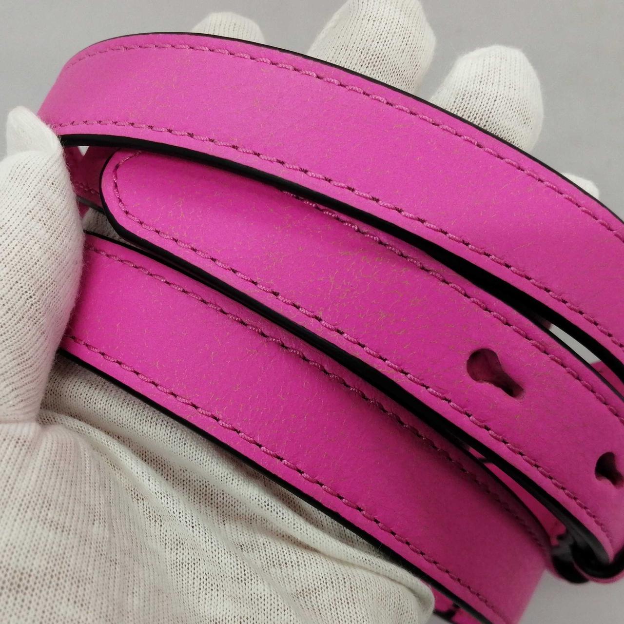 ショルダー部分、全体的にヒビ有り