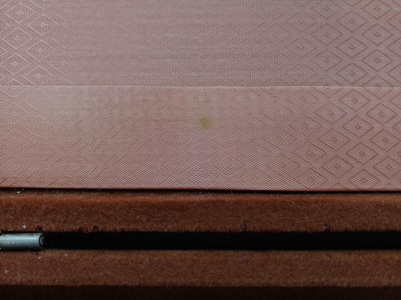 シミがあります。