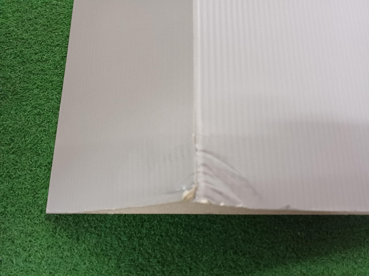 箱にダメージがあります。