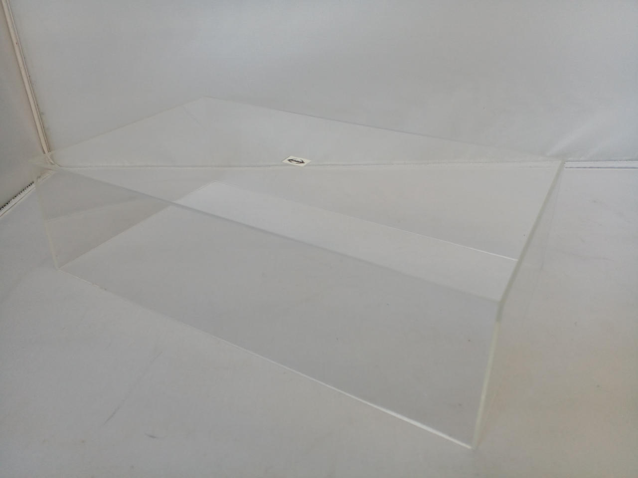 ケース表面スレやキズが多数見受けられます