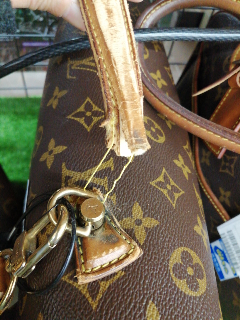 持ち手がちぎれそうです