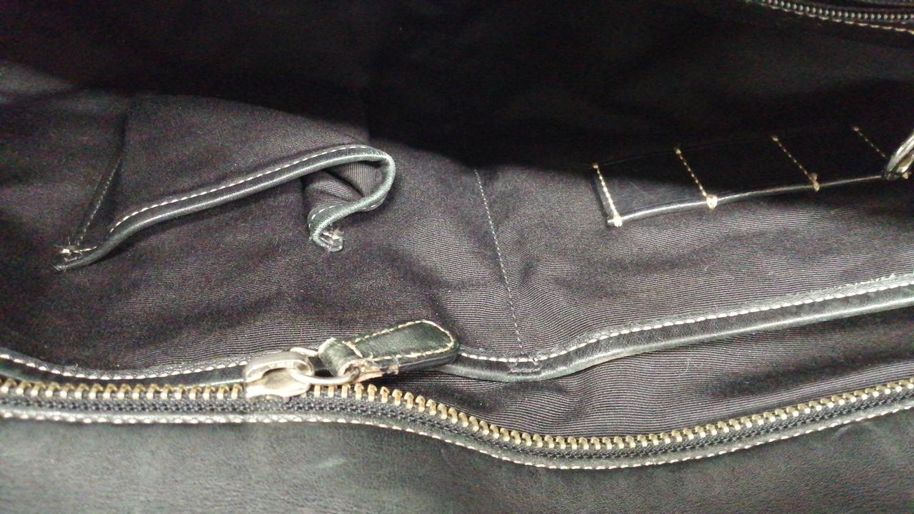 全体的に変色有り