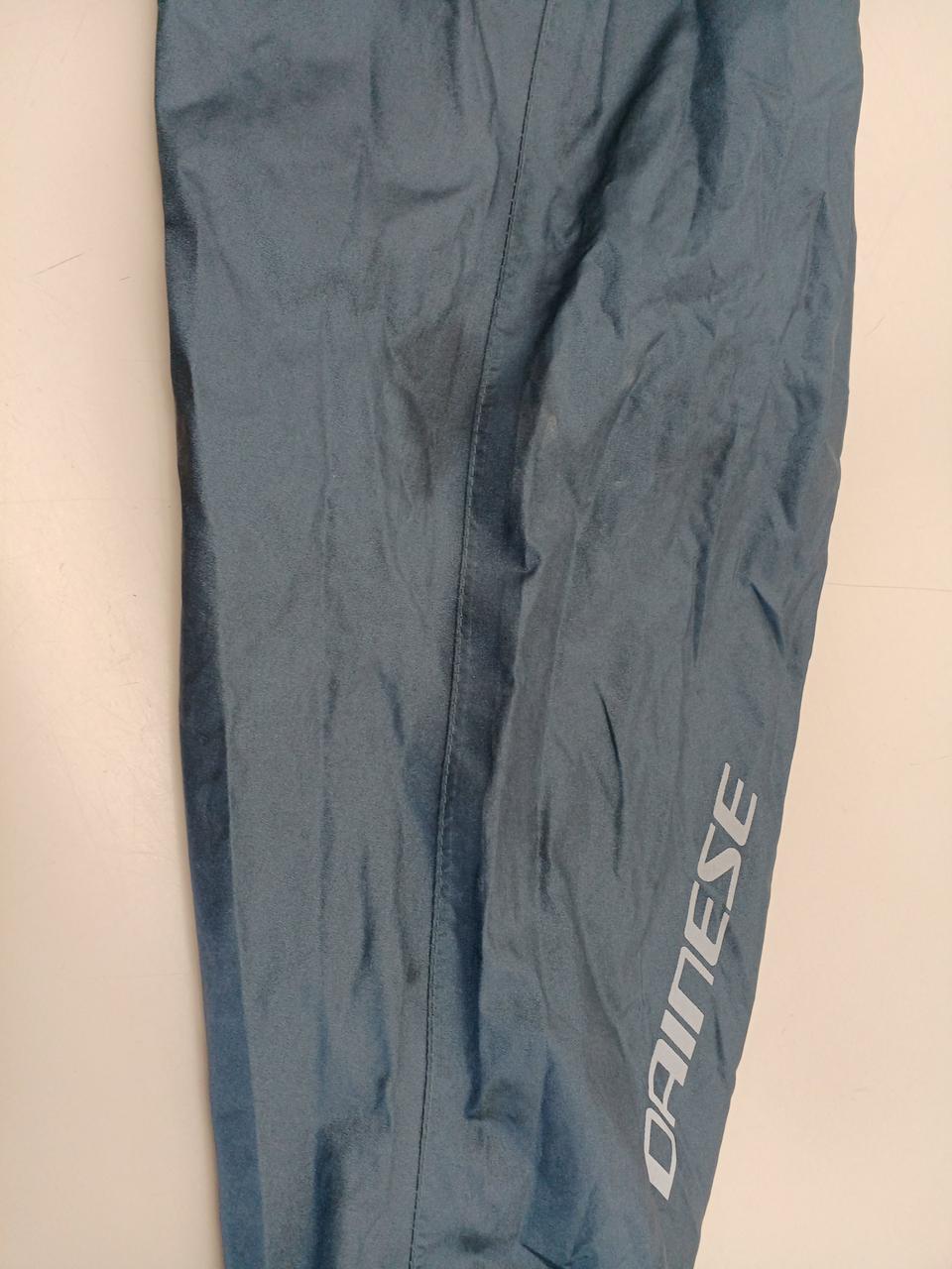 少しシミがあります