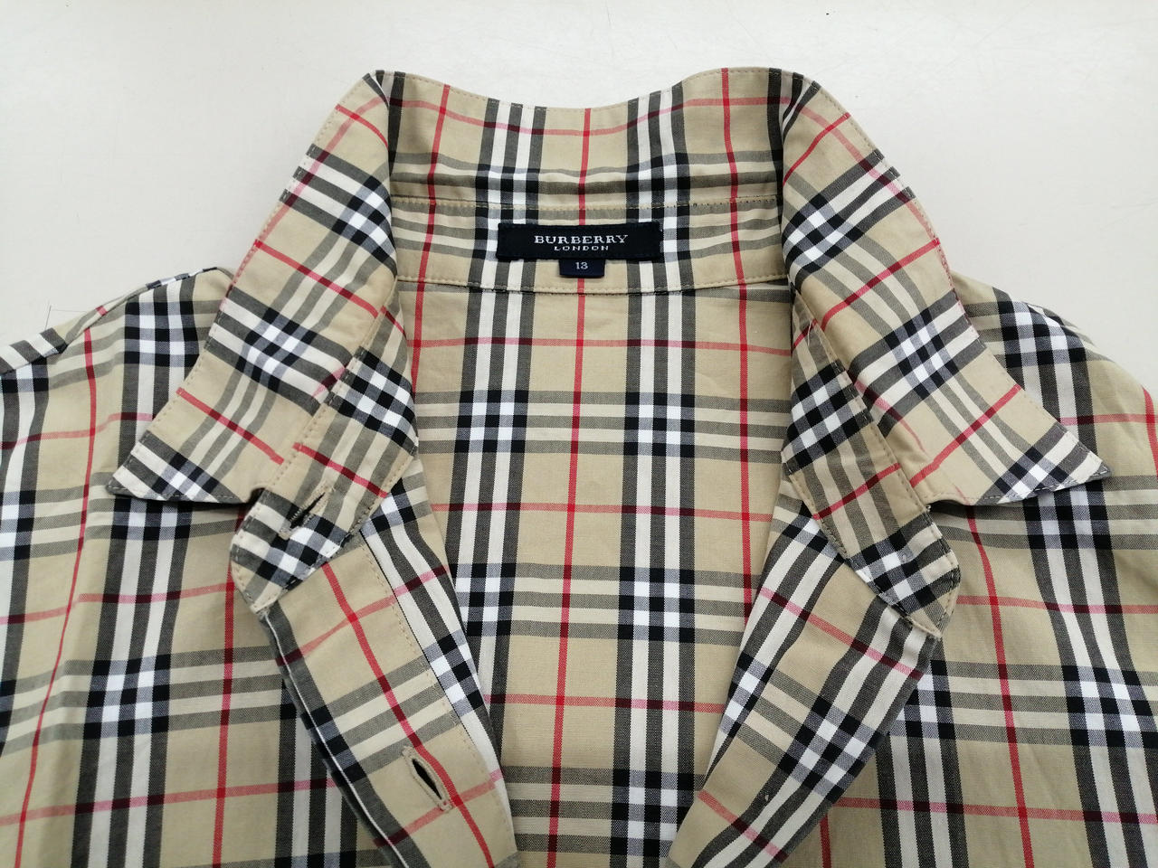 襟周り多少の汚れあり