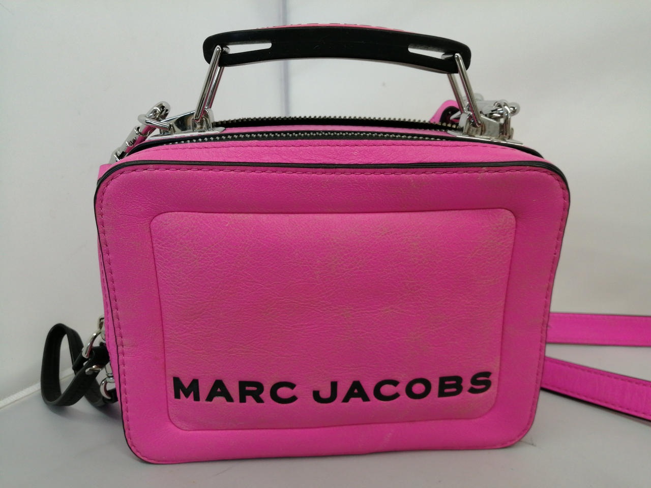 全体的にヒビ有り