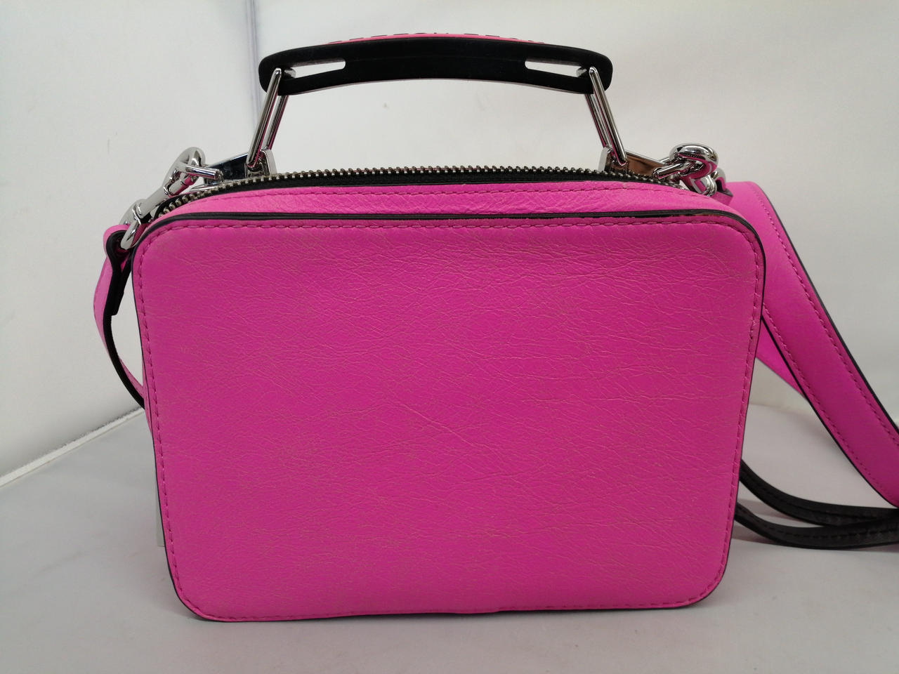 全体的にヒビ有り