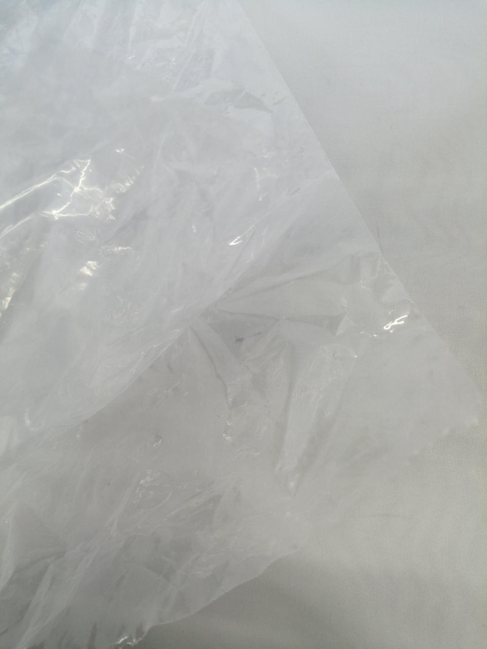 内側袋に破れあり
