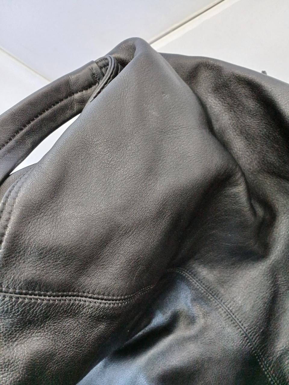 白っぽくなっている部分があります