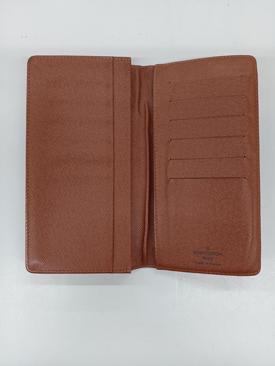 真ん中にシワがあります